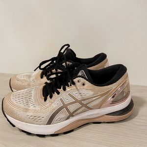 ASICS GEL-NIMBUS 21 SNEAKERS IN ROSE GOLD